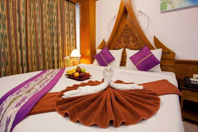 Patong Beach Bed And Breakfast Екстер'єр фото