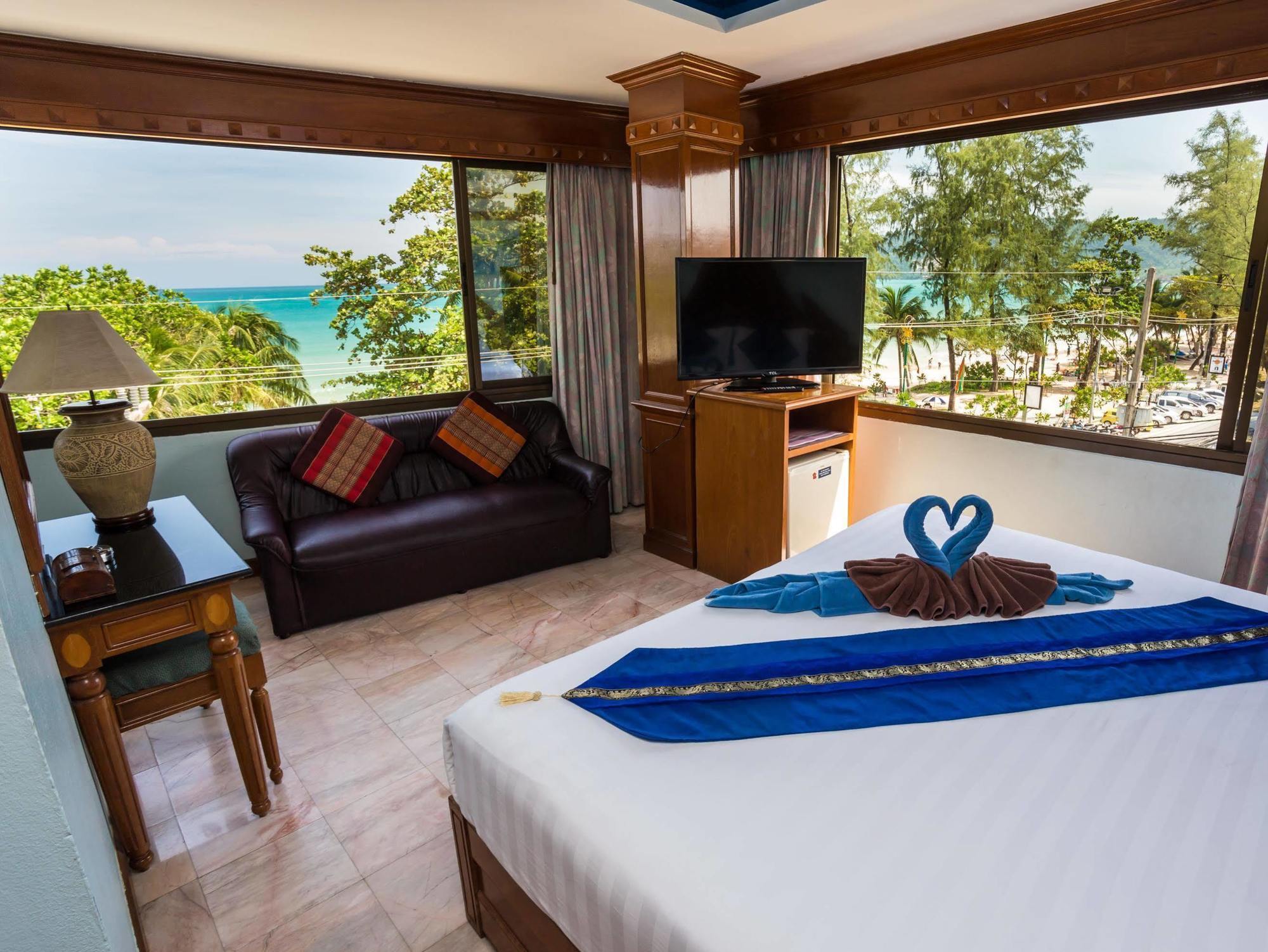 Patong Beach Bed And Breakfast Екстер'єр фото