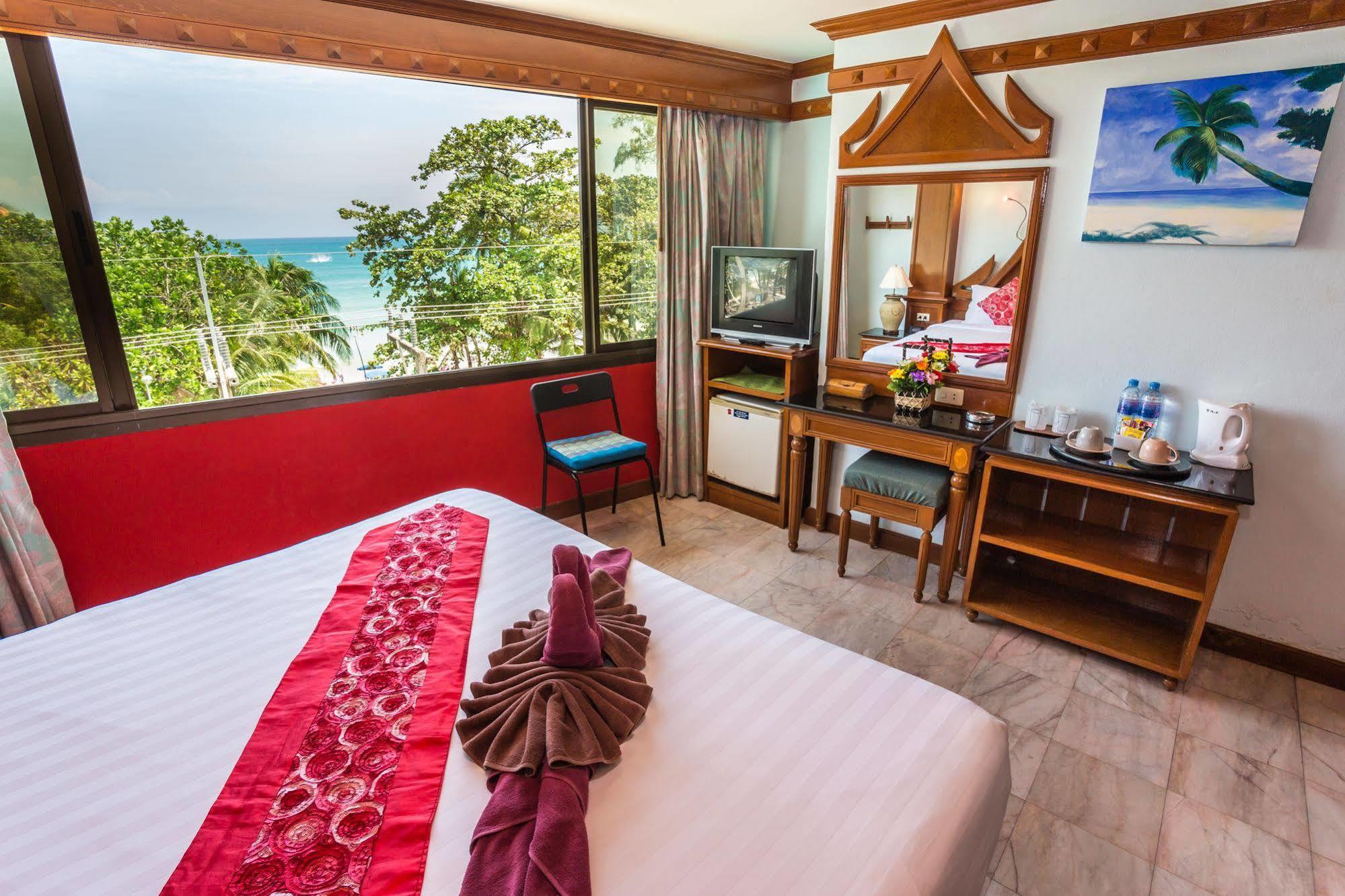 Patong Beach Bed And Breakfast Екстер'єр фото